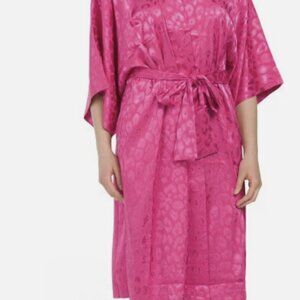 NATORI Hot Pink Sexy Leopard Print Embossed Silky Romantic Lounge Robe‎ Sz M/L
